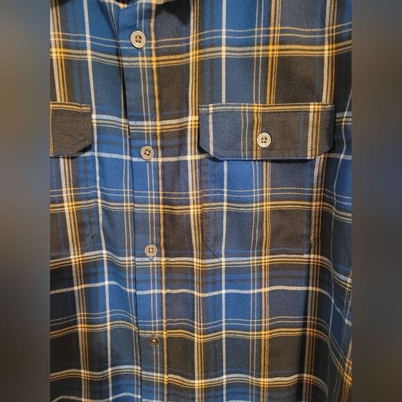 Swisstech plaid Shacket men's long sleeve button up front - Picture 4 of 8